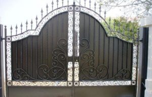 A front view image of a driveway gate.,